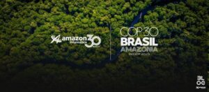 Vista aérea do encontro das águas na Amazônia, perto de Belém, destacando a riqueza natural da região que sediará a COP30.